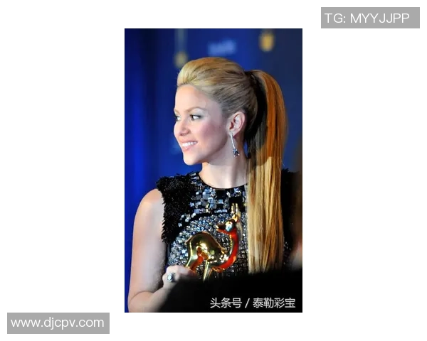 美国足球明星的妻子们揭秘她们的爱情故事与生活点滴