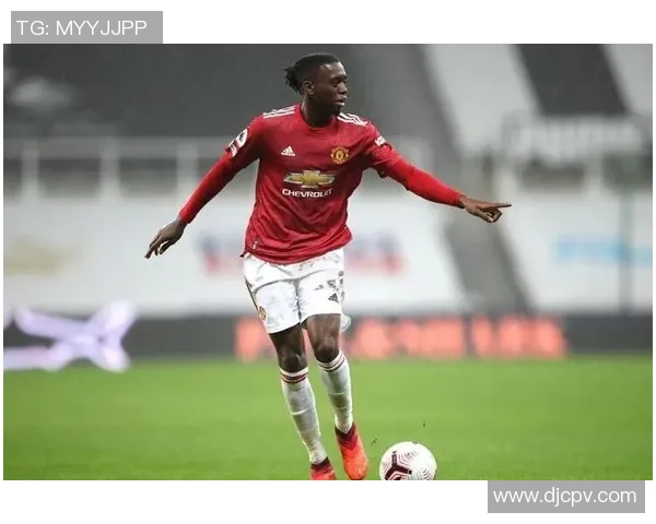 黑人足球明星贝克的辉煌职业生涯与个人成就全解析 黑人足球明星贝克的辉煌职业生涯与个人成就全解析